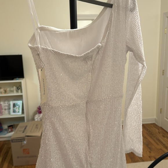 Francesca’s one shoulder white sequin dress - Picture 4 of 6